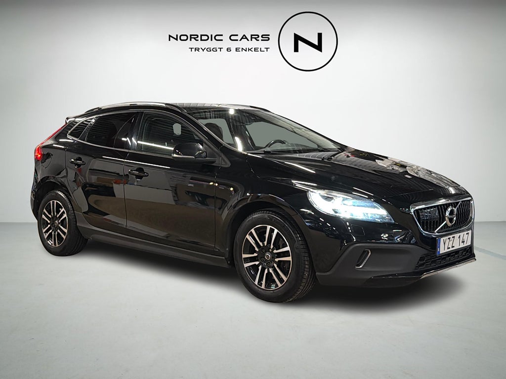 Volvo V40 Cross Country T3 Geartronic Business Adv 152 HK Drag Adaptiv Pano 