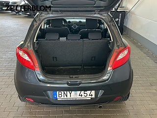 Halvkombi Mazda 2 6 av 14