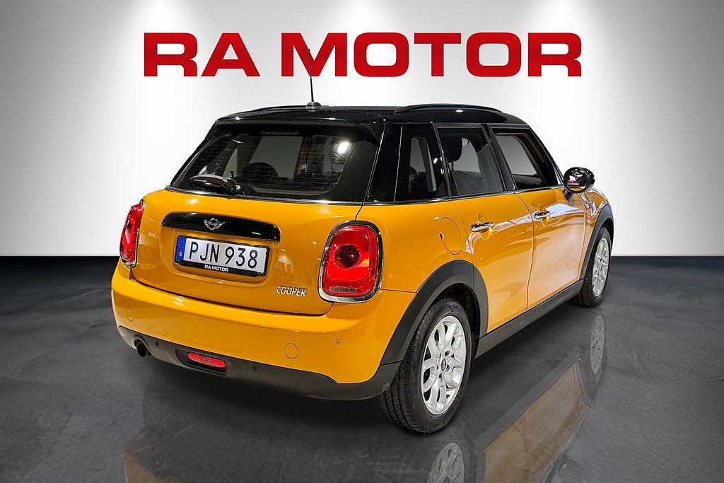 MINI Cooper 5-dörrars Pepper | Automat | P-sensorer bak 2017