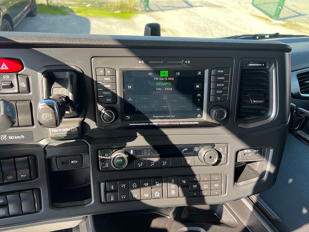 Scania R660 V8 6x2*4 Lastväxlare, ADR, Liftdumper, Euro 6