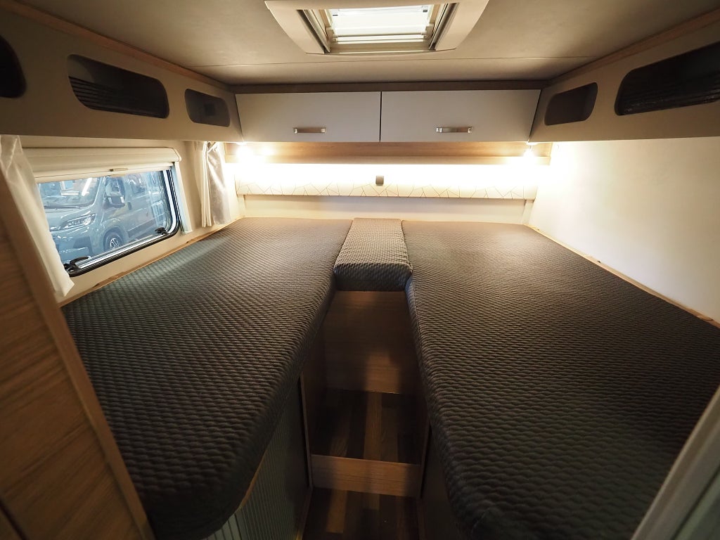 Weinsberg CaraCore 700 MEG Aut 3500kg