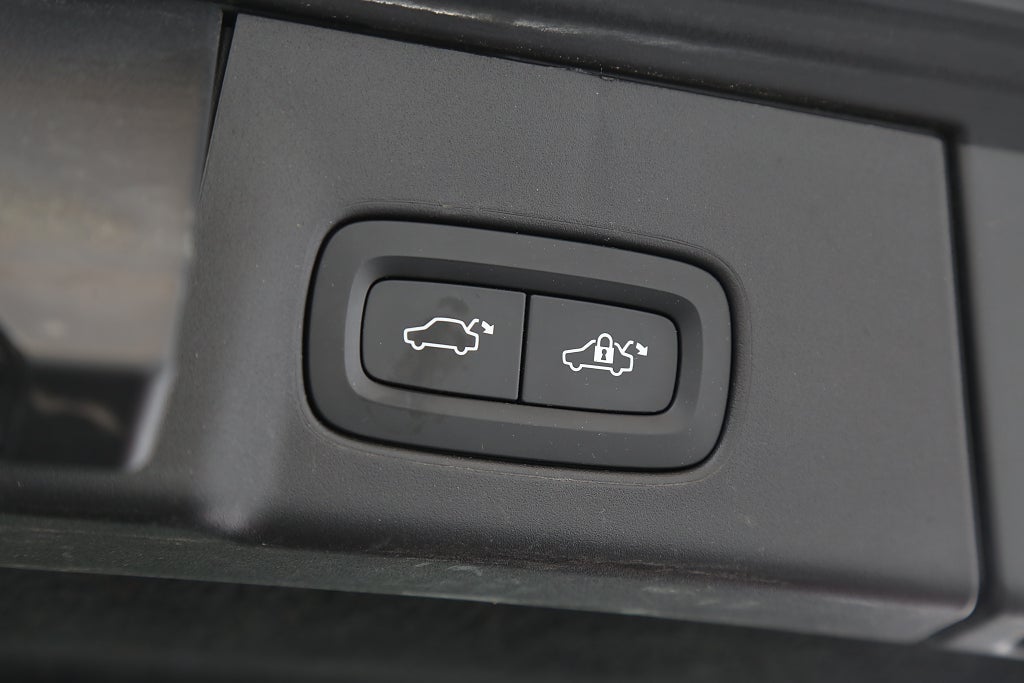 Volvo V90 D4 190hk Aut Inscription Drag Värmare B&W Skinn Head-up 2019