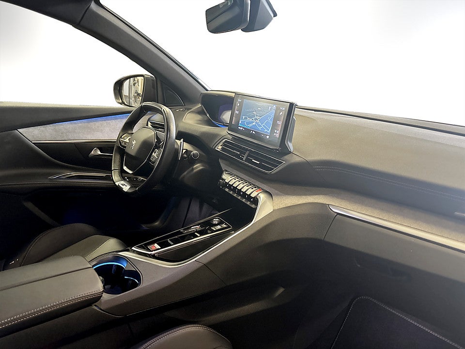 Bild på Peugeot 5008 GT 1.2 PT 130hk Aut 7-SITS B-KAMERA CARPLAY
