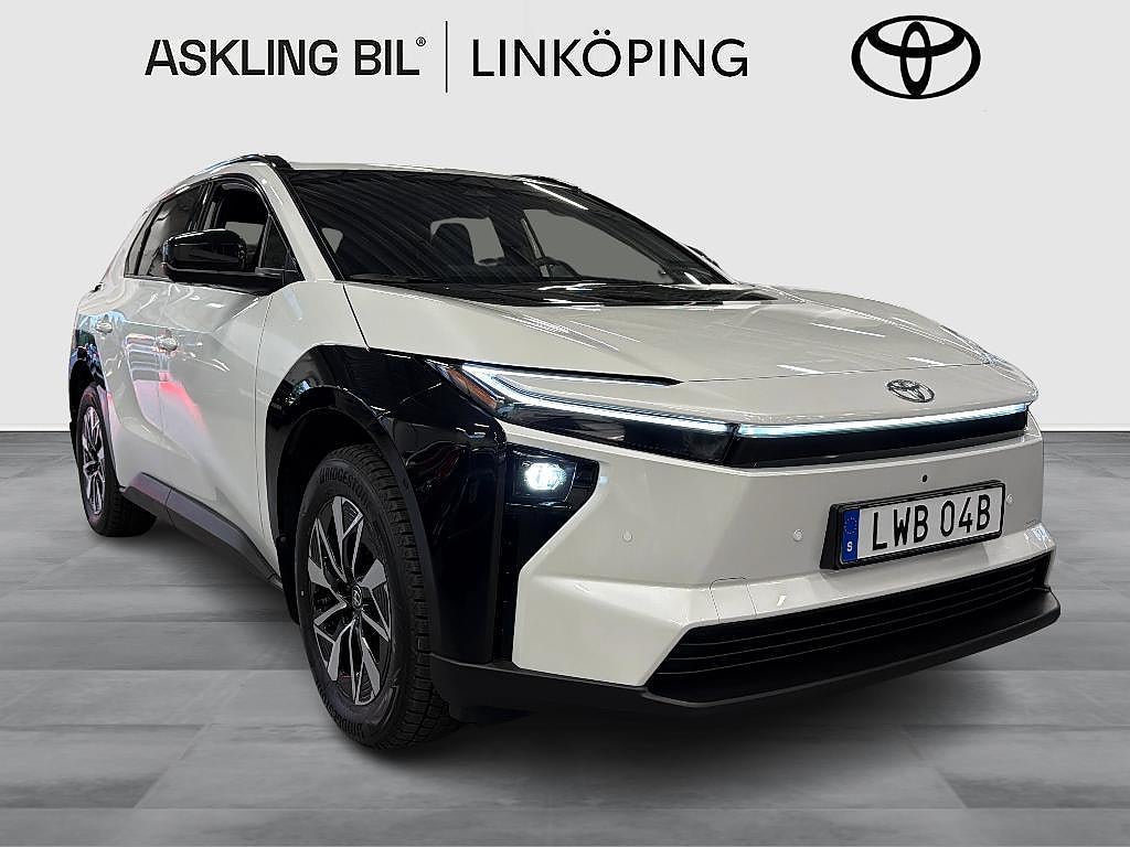 Toyota bZ4X 73.1 kWh AWD Executive, Kamera, Skinn, Moms