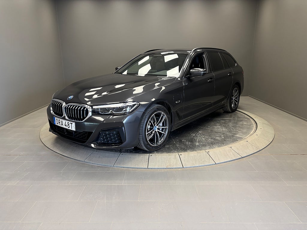 BMW 530e xDrive Touring M Sport / Dragkrok / Adaptiv farthållare