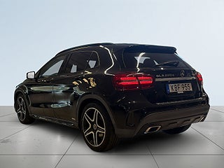 Mercedes-Benz GLA 220 d 4M AMG Line Mvärme Panorama Bkamera Navi S&V-däck