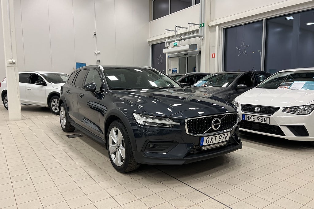 Volvo V60 Cross Country D4 AWD Aut Läder/Kamera/Gps/Harman/Drag
