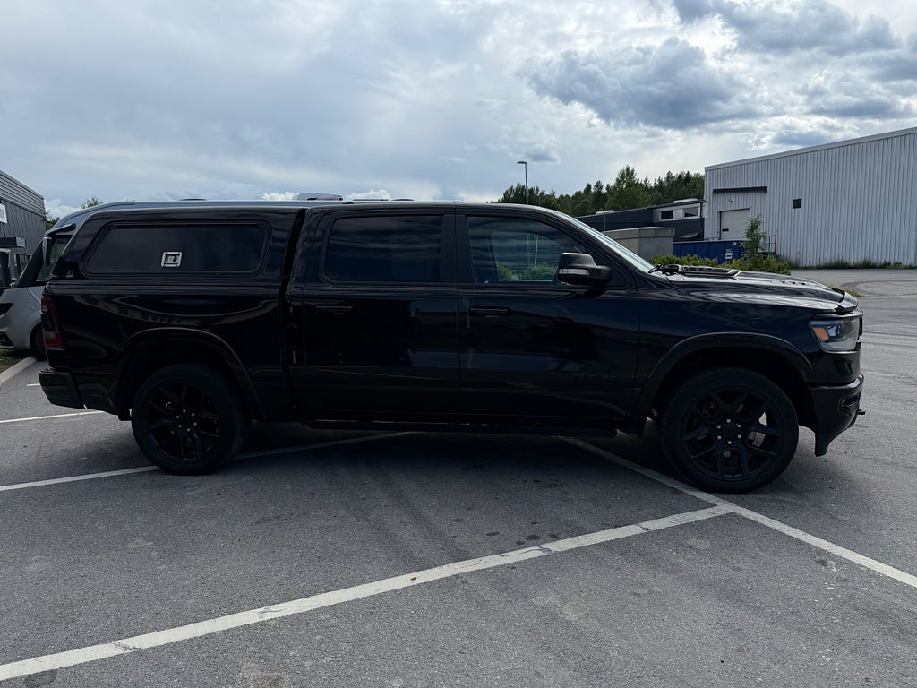 RAM 1500 Crew Cab 5.7 V8 HEMI Flex Fuel 4x4 NIGHT Euro 6