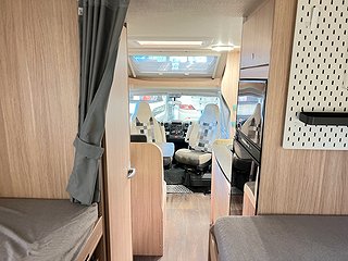 Husbil-halvintegrerad Sunlight Carpon T66 13 av 20