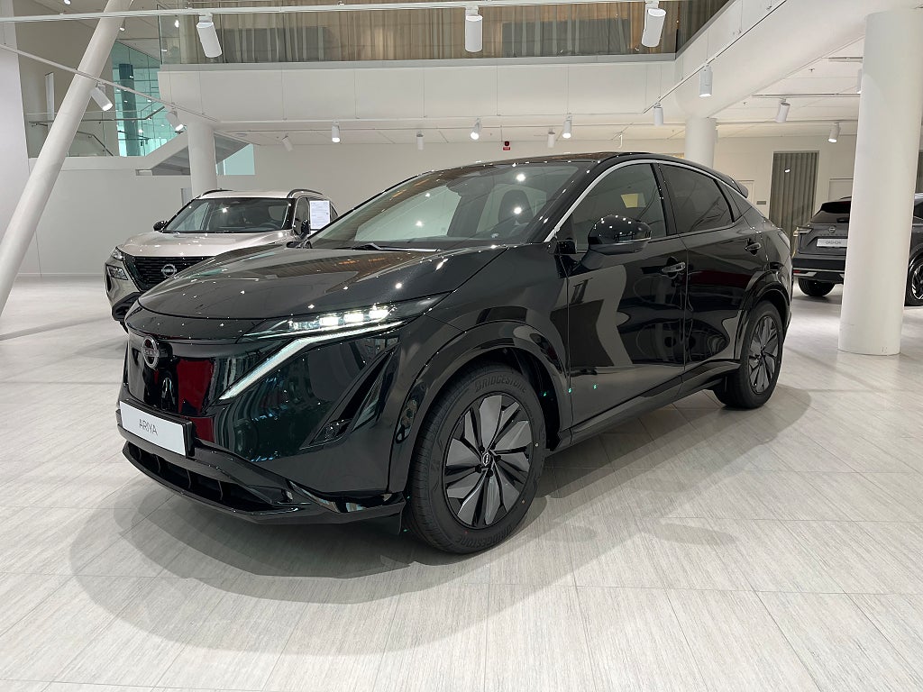 Nissan Ariya 63 kWh Advance ink service & vinterhjul!