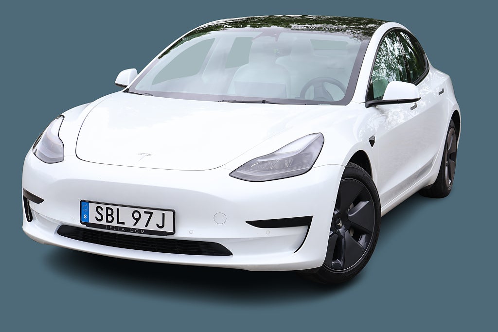 Tesla Model 3 Standard Range 283khkr Dragkrok V-hjul Premiuminteriör