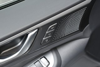 Halvkombi Hyundai IONIQ 15 av 28