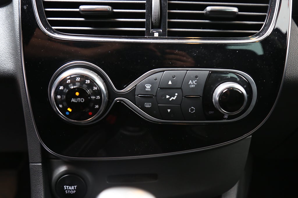 Renault Clio IV Phll Energy TCe 90hk Intens Kamera Motorv Stylepaket 2018