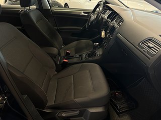 Volkswagen Golf 1.6 Kamera/Drag/D&M-värmare/S&V-däck/X-ljus