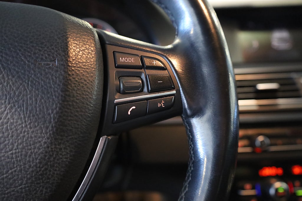 BMW 520d Touring AUT Drag Läder PDC Connected Blåtand Rattvärme 2016