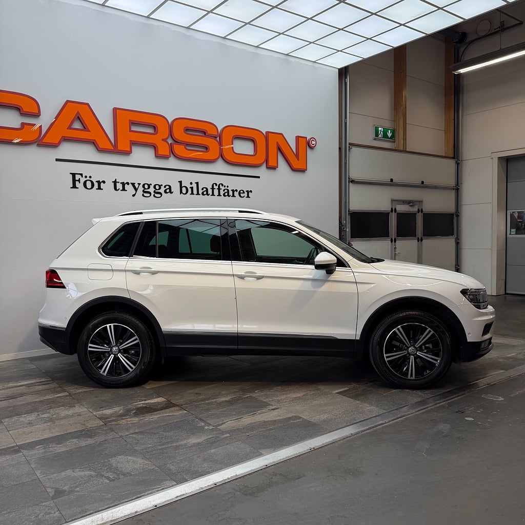 Volkswagen Tiguan 2.0 TDI 4M GT Cockpit Carplay Backkamera Dag Värmare