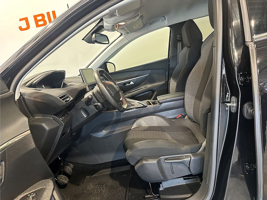 Bild på Peugeot 3008 Active 1.2 PT 130hk - B-KAMERA, CARPLAY