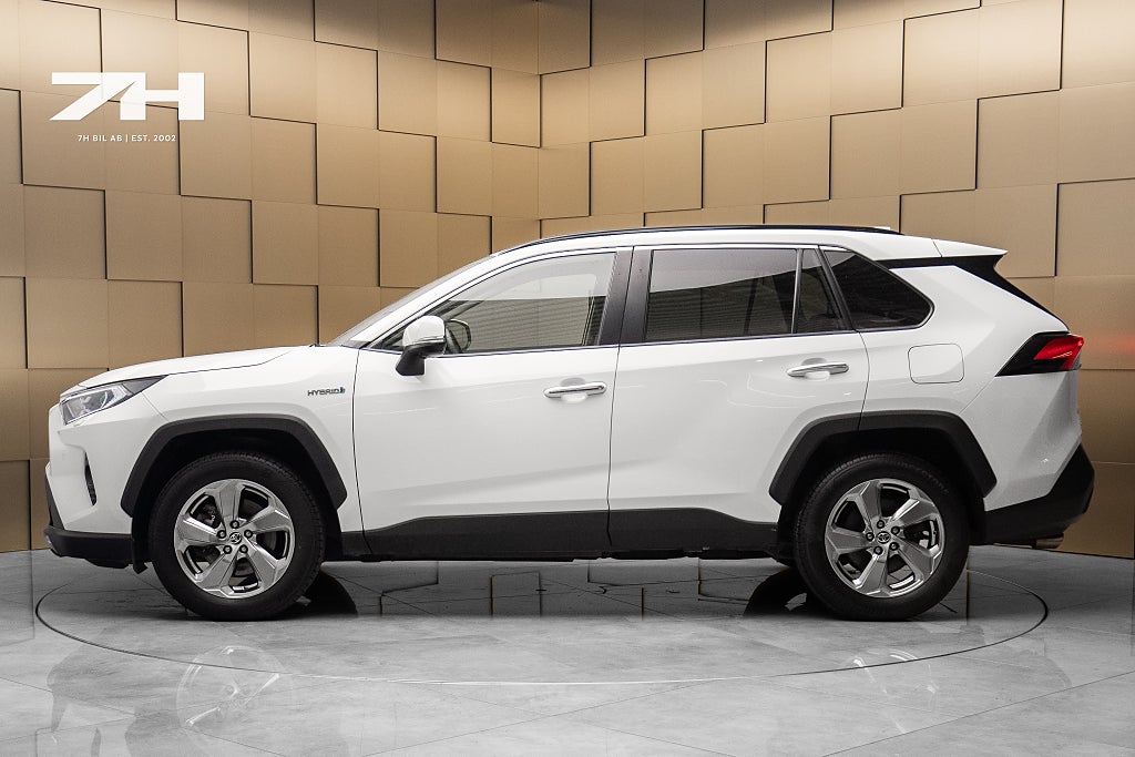 Toyota RAV4 Hybrid AWD-i E-CVT Executive Premium / Kamera / Nyserva