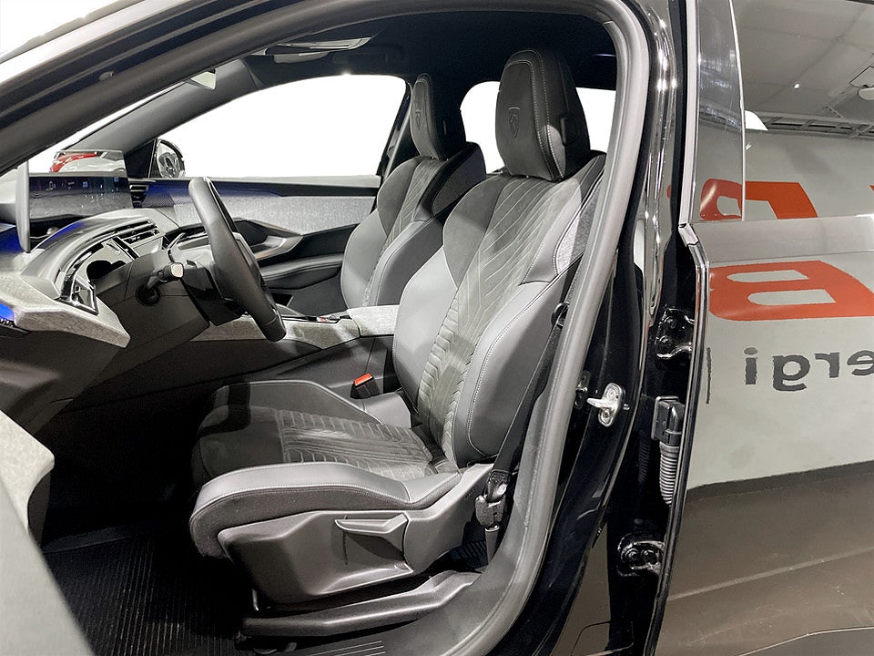 Bild på Peugeot E-5008 GT Standard Range Aut 7-SITS B-KAMERA CARPLAY 214hk