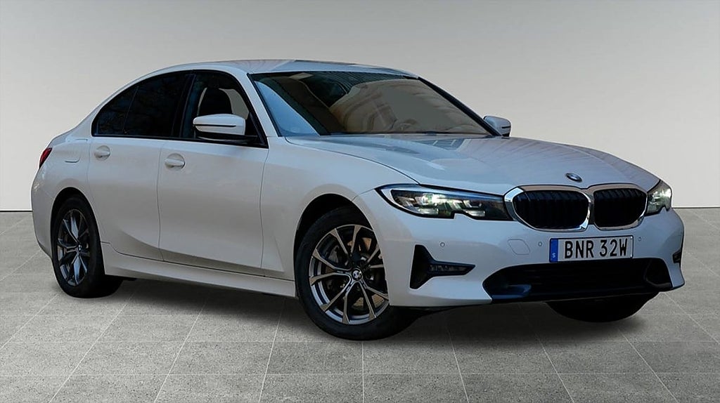 BMW 330e Sedan Sport Line | 2833 kr/mån | Drag | Navi | Fullser...