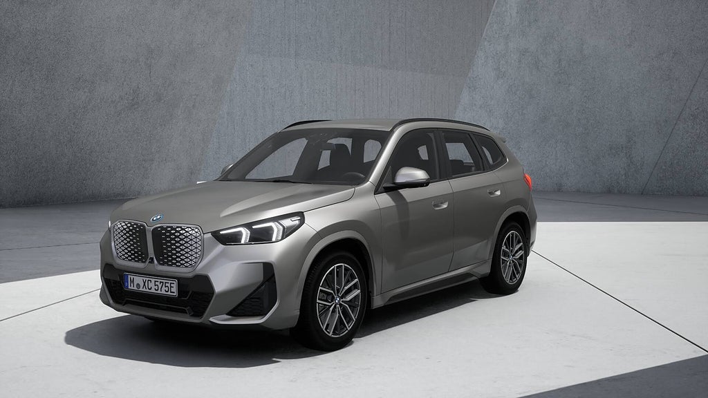 BMW iX1 eDrive20 M Sport Rattvärme Drag H/K Comfort Access 