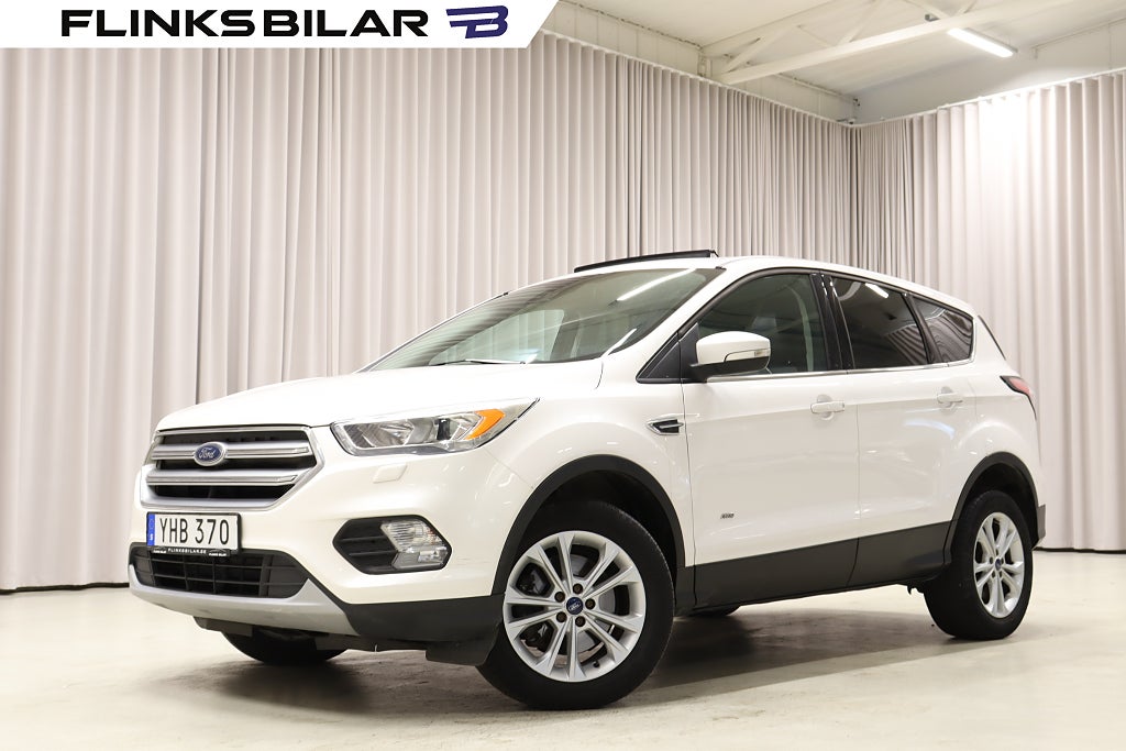 Ford Kuga AWD 150HK Värmare Panoroma Backkamera Ny Kamrem