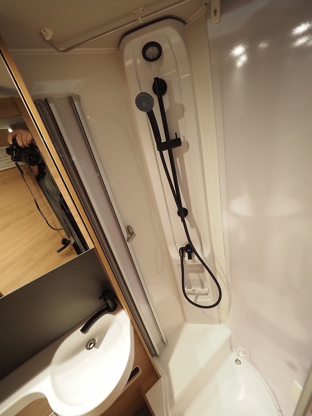 Knaus L!ve I 700 MEG 180hk Markis Taksäng ALDE Låg långbädd 2026