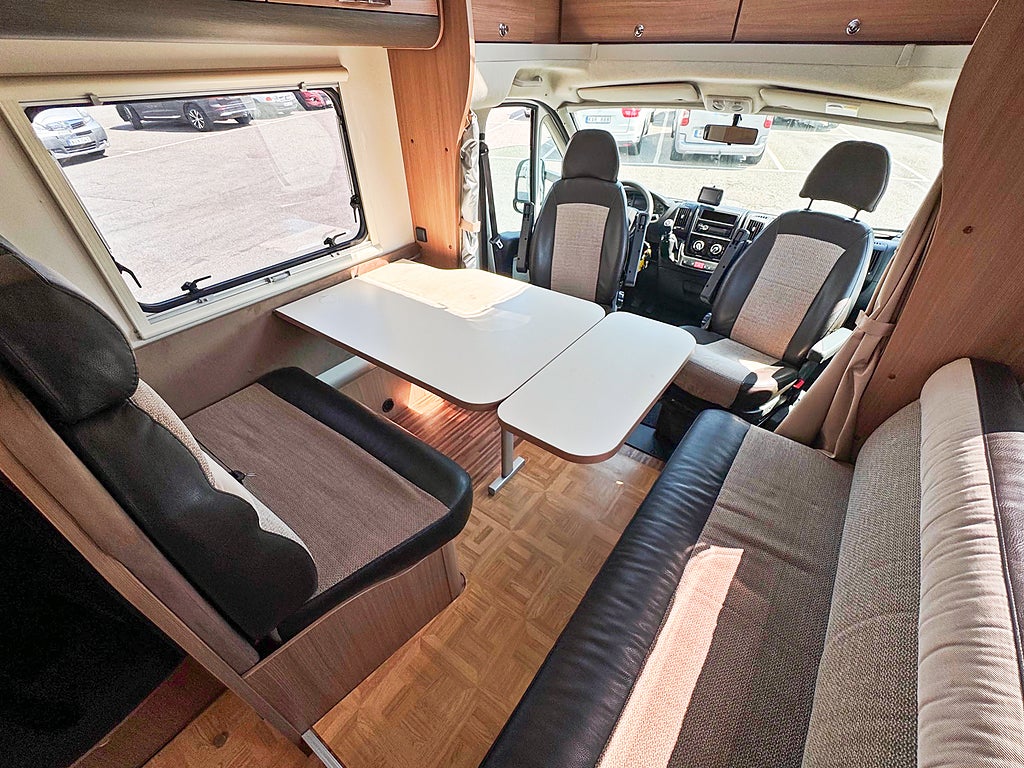 Adria Matrix M 590 SG - 3500kg, Taksäng