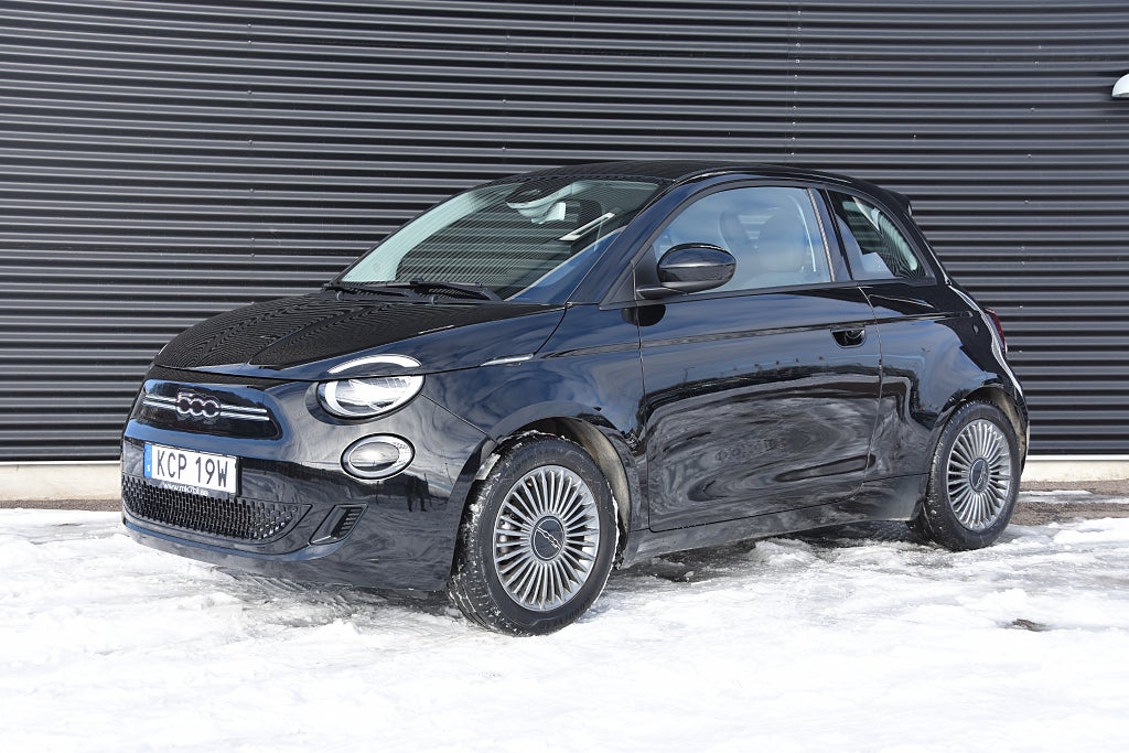 Fiat 500 e ICON 320 km räckvidd Carplay Leasbar 42 kWh
