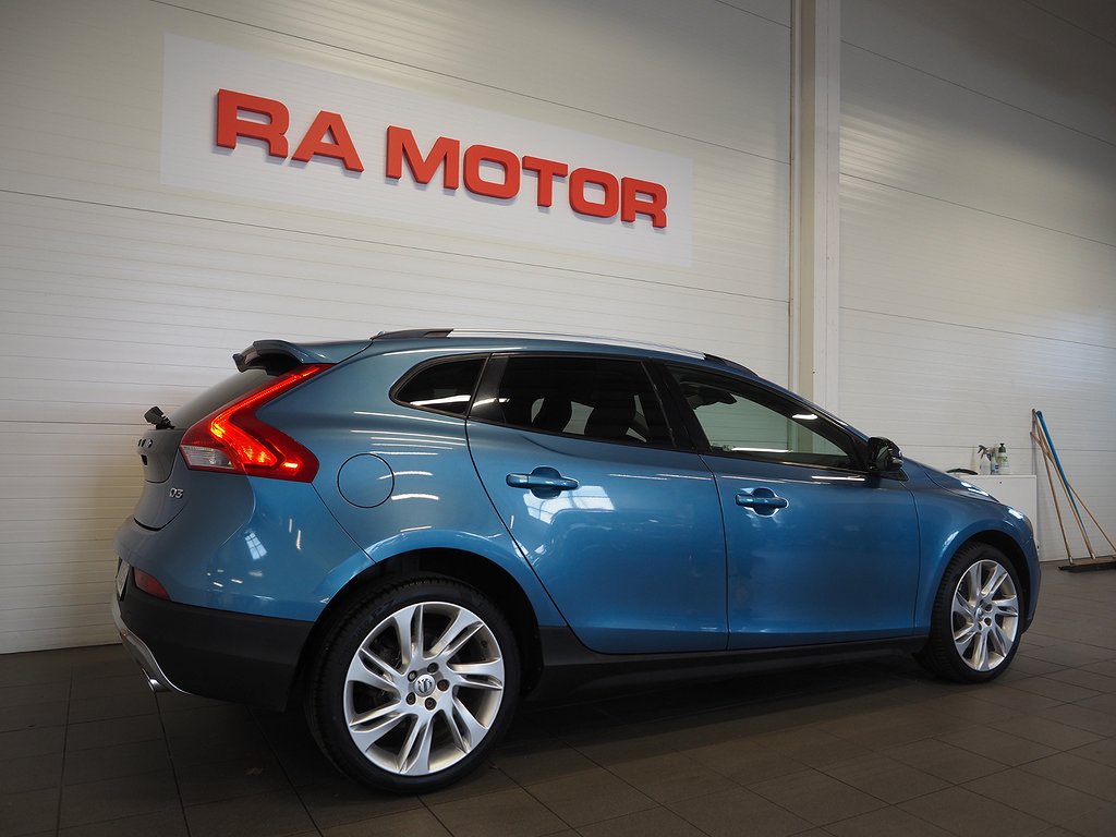 Volvo V40 Cross Country D3 Geartronic Momentum D-Värm P-Sen 2015