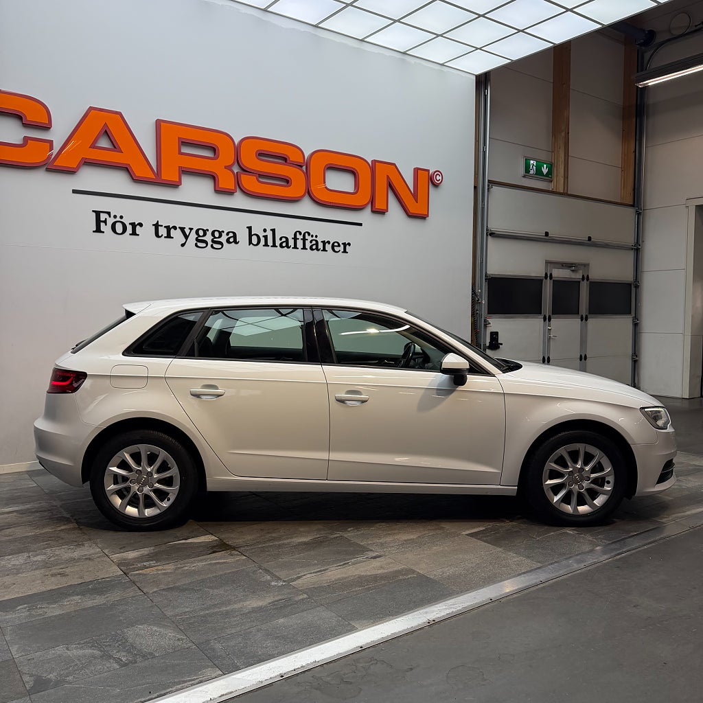 Audi A3 *HÖSTREA*Sportback 1.6 TDI Attraction Bluetooth 0,36L/M