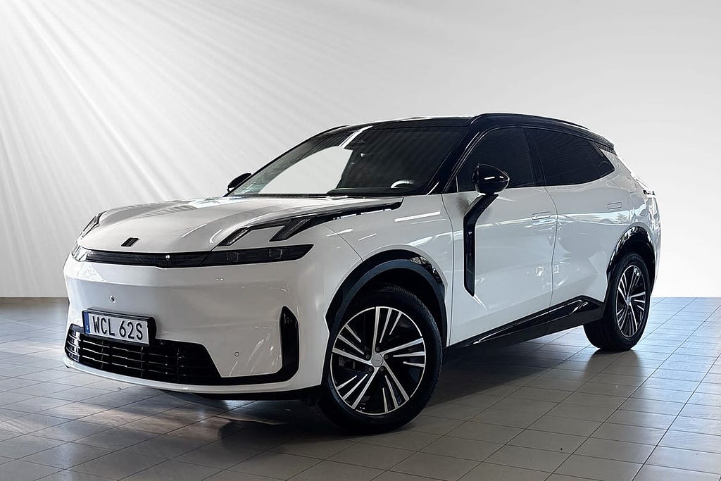 Lynk & Co 08 Core PHEV 360kam KVARV. NYBILSGARANTI