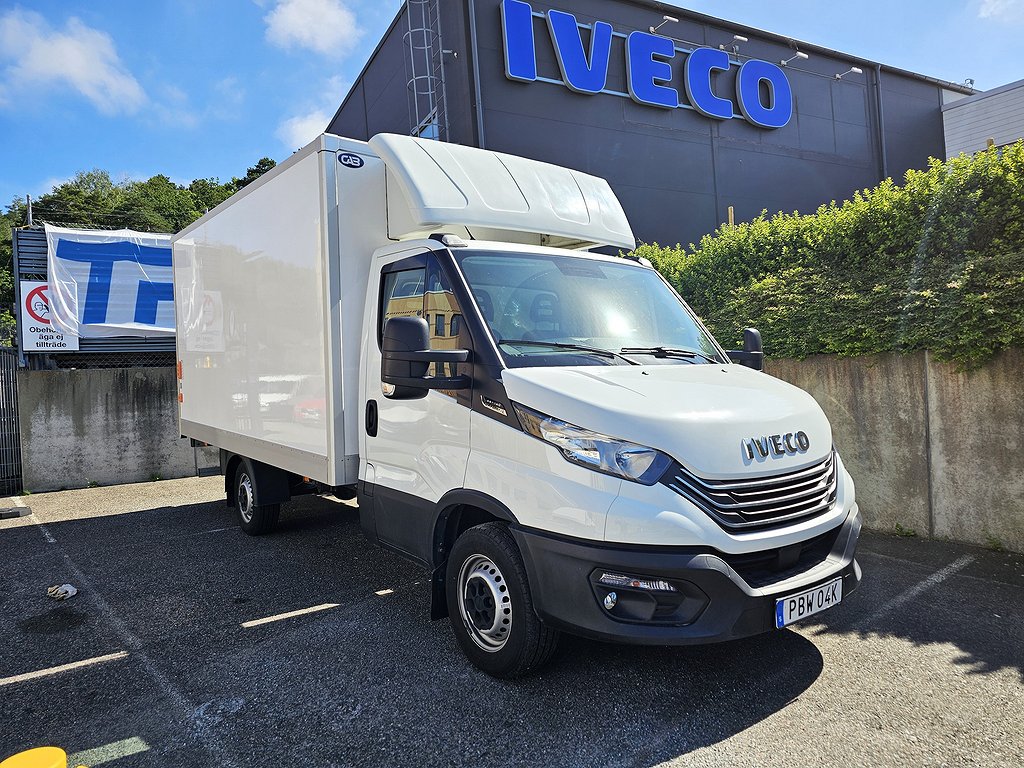 Iveco Daily 35-140 Skåp Lift 2.3 JTD Aut. Värmare 1995kr/mån