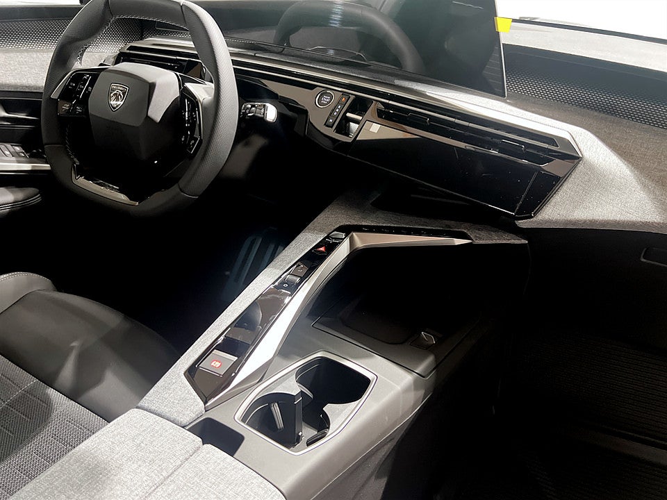 Bild på Peugeot 3008 Edition Hybrid - OMGÅENDE LEVERANS!