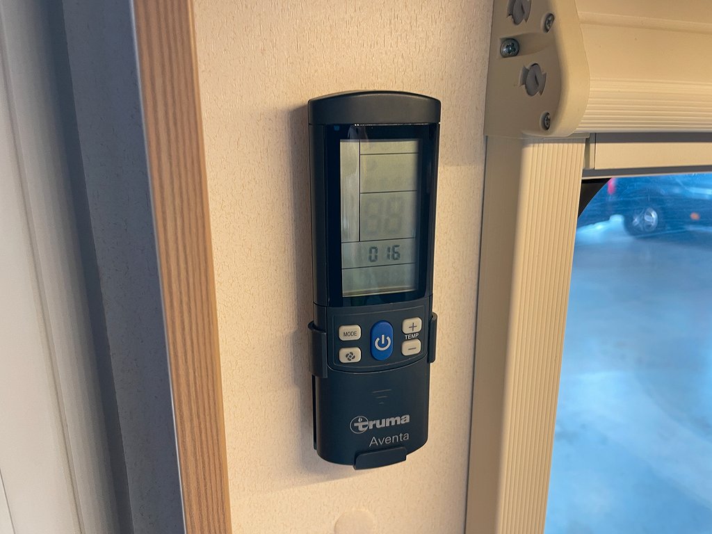 Sun Living A 49 DP / AC bodel / Solcell / B-körkort/6 bältad - Sun Living