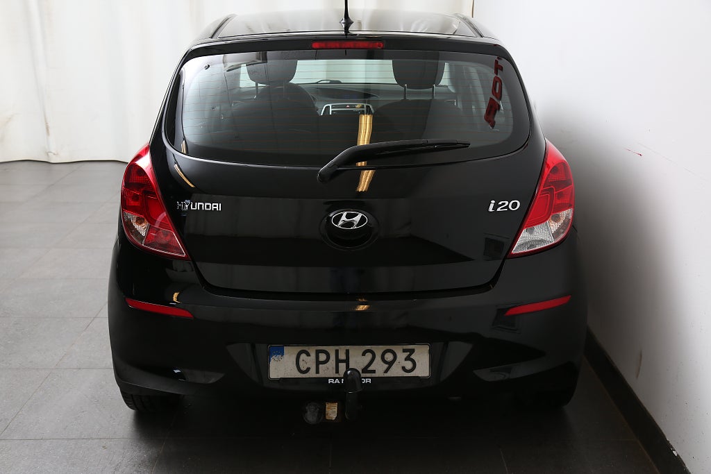 Hyundai i20 1,2 84hk Select 5dr Nybesikt l Nyservad l Drag l Motorv 2015