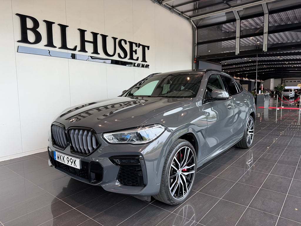 BMW X6 xDrive40d M Sport Head Up* Taklucka* Laser* 22" Fälgar 