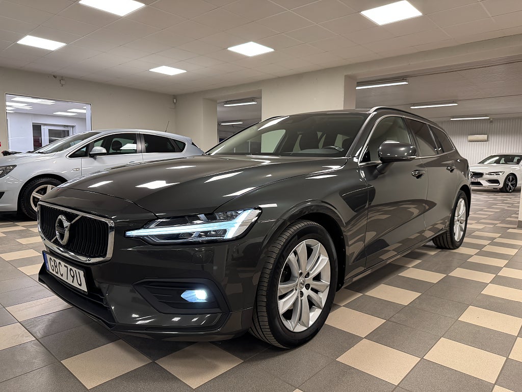 Volvo V60 B4 Helskinn B-kamera CarPlay Navi Geartronic