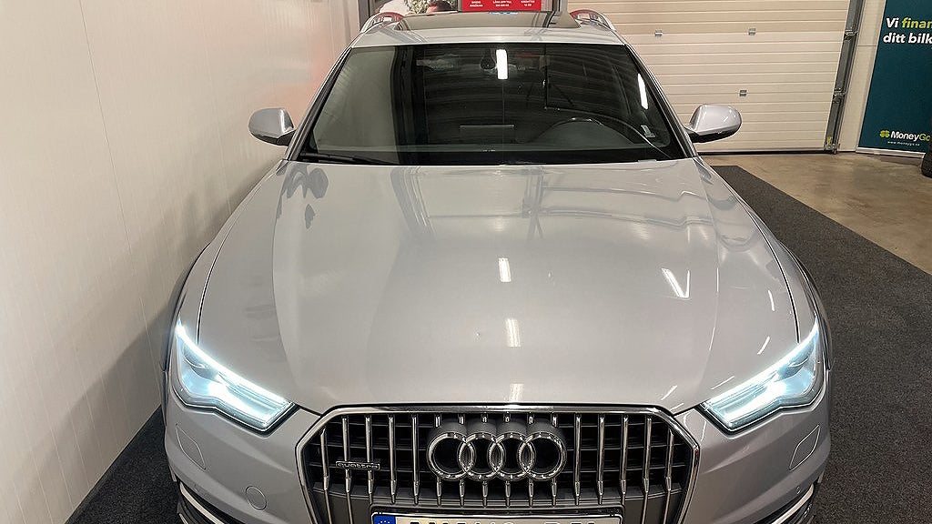 Audi A6 Allroad från 2016.