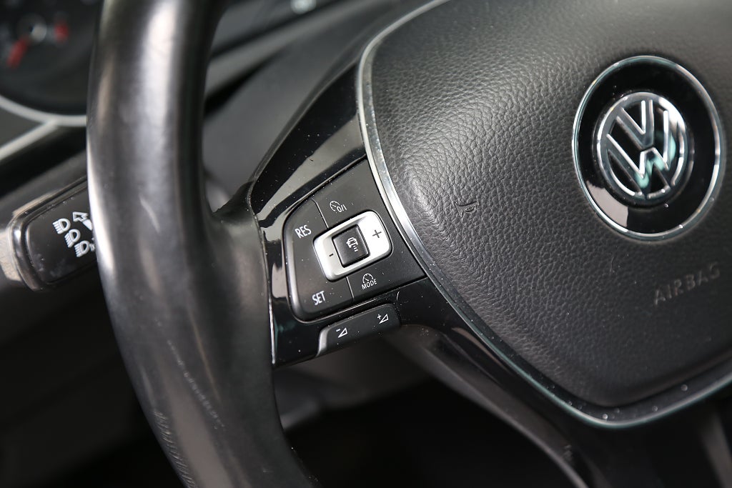 Volkswagen Passat 2,0 TDI 150hk Sportscombi Värmare Dragkrok 2015