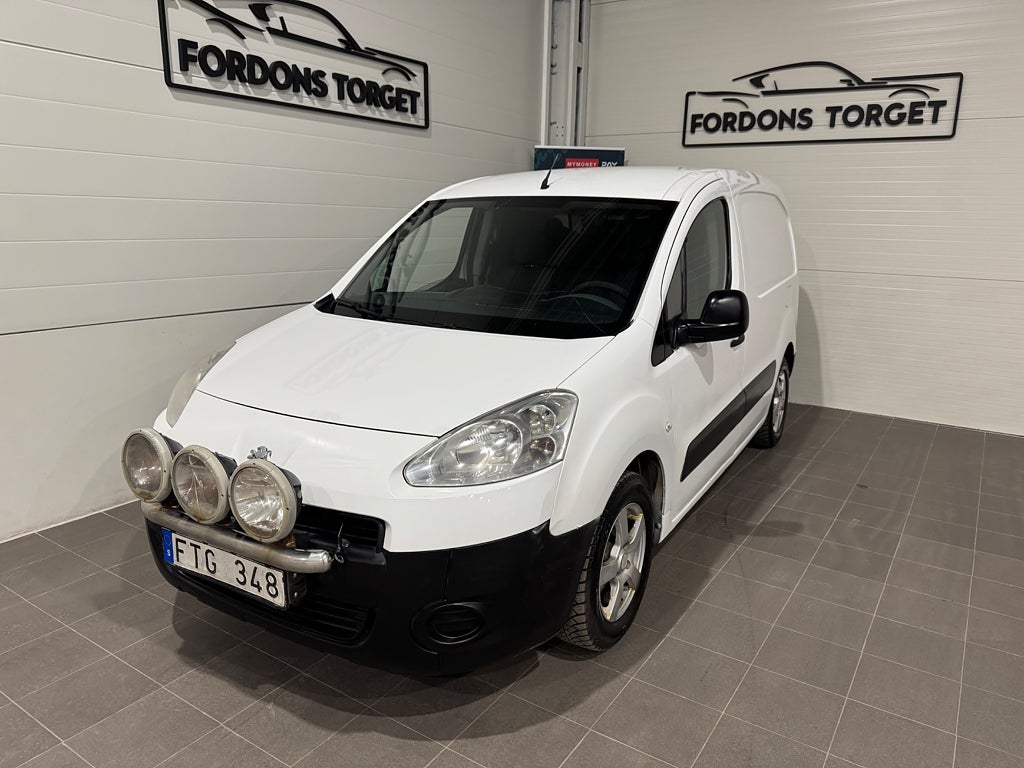Peugeot Partner Skåpbil 1.6 HDi 3-sits|Nyservad|Drag|