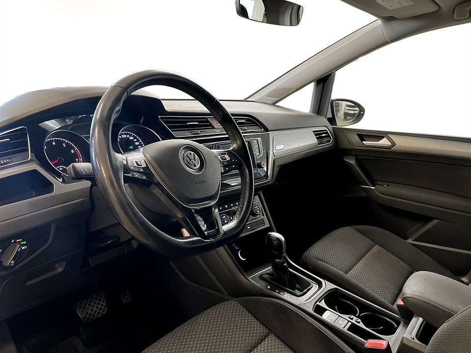 Bild på Volkswagen Touran Base 1.4 TSI 150hk Aut 7-SITS KAMREM BYTT B-KAMERA