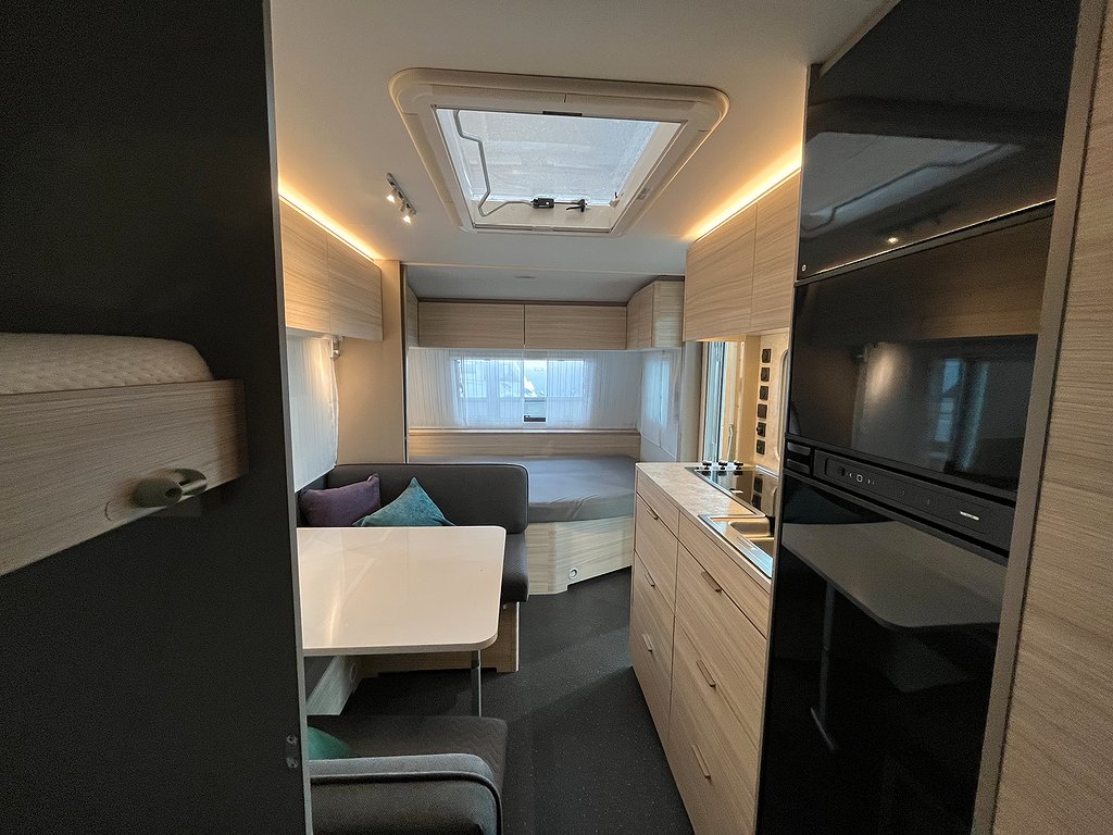 Adria Altea 552 PK / Barnkammare / 7 bäddar / EL-Patron - Adria