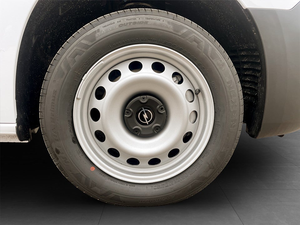 Bild på Opel Combo 130hk Aut L2 - EDITION! Värmare & Dragkrok