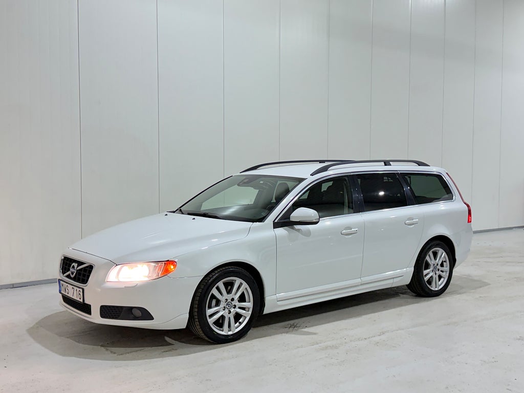 Volvo V70 D4 AWD  Momentum Dynamic Edition D-Värmare Drag Skinn 
