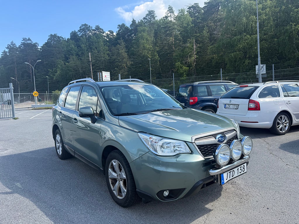 Subaru Forester 2.0 4WD 147hk Automat Drag M-Värmare Nyservad Euro 6