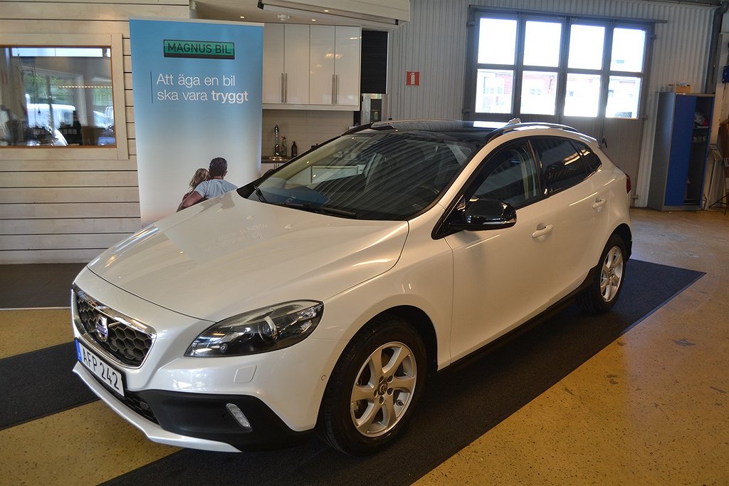 Volvo V40 D2 Cross Country Panoramtak Fin