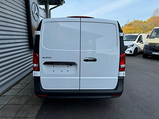 Transportbil - Skåp Mercedes-Benz eVito 14 av 21