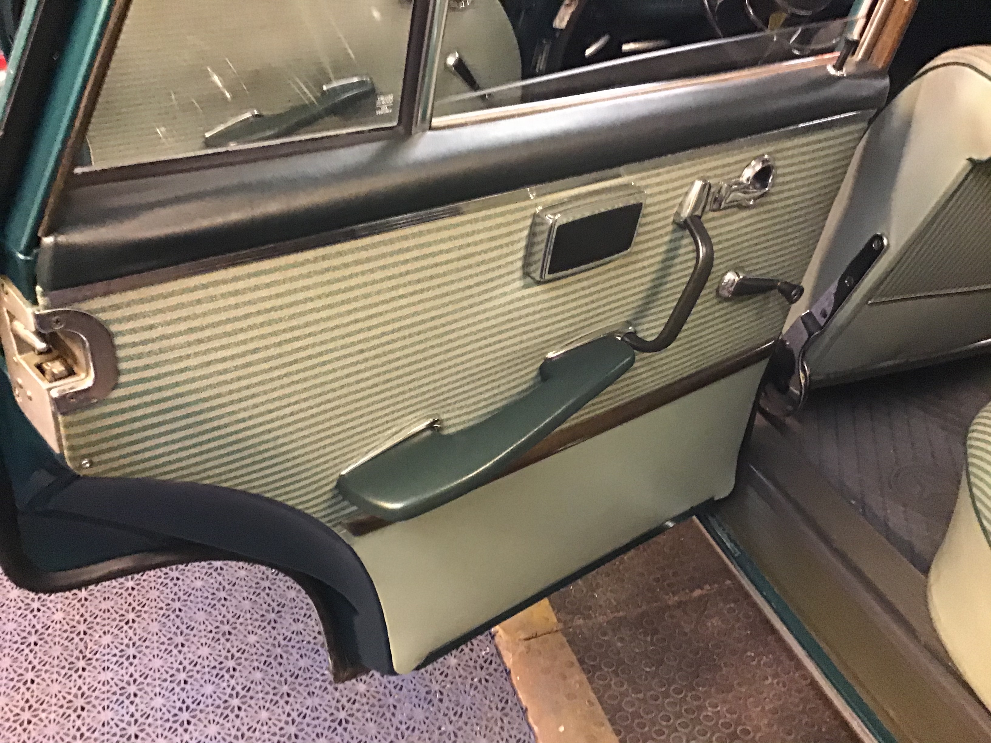 Mercedes-Benz 220 SE / B 1961, kuva 6/42