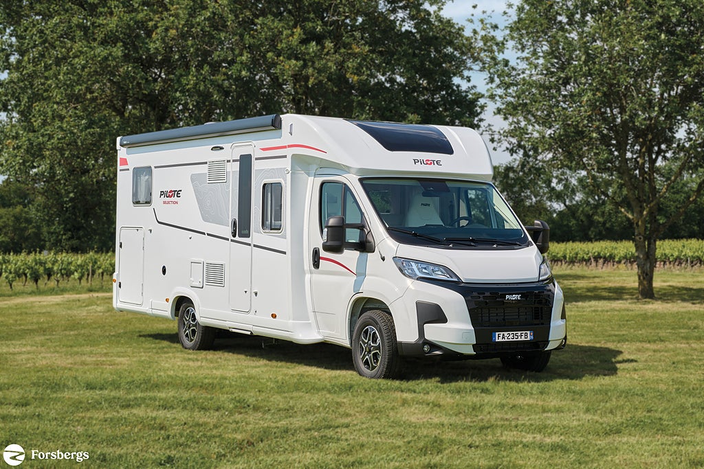 Pilote P720 FGJ SELECTION - Taksäng / 200W Solcell / Dieselpanna med el